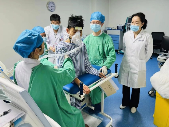海医二院完成全省首例心肺联合移植手术患者已下床活动