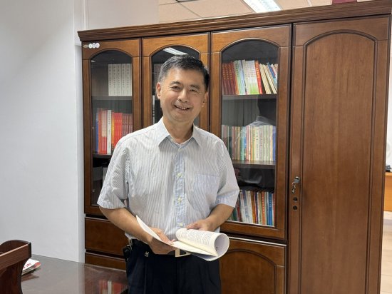 专访郑有基：是什么激发了歌颂海南的创作热情？_手机新浪网