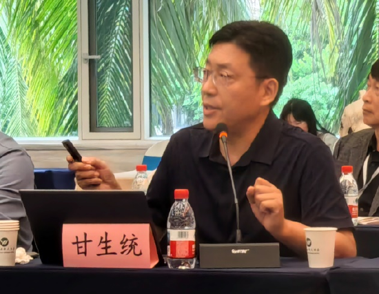 甘生统作学术报告，论述苏轼对曹寅的影响