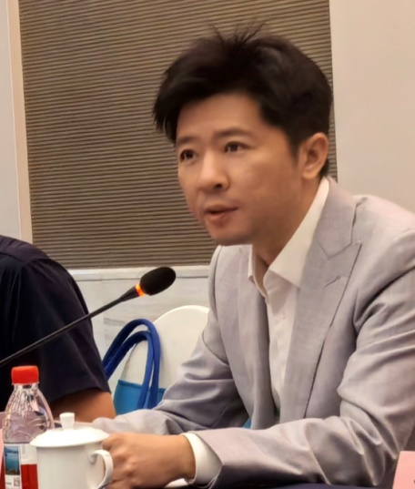张引高度评价红学与苏学对生命与社会的深度思考