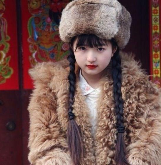 天山童姥爆红网络38岁像16岁图