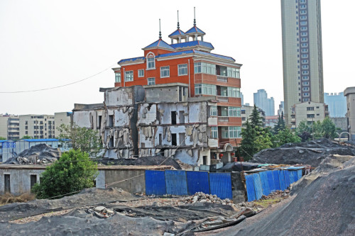 豪华钉子户村支书五层洋楼无人敢拆