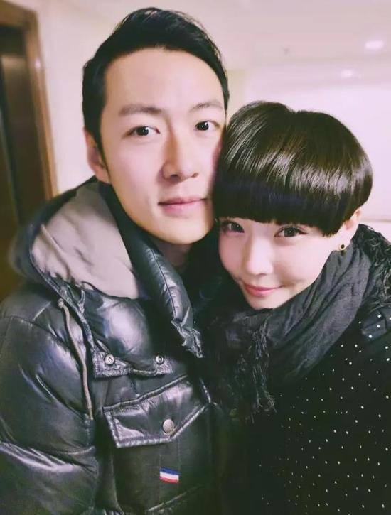 7月1日,据微博爆料,张子萱前夫杨一柳向高晓松前妻夕又米求婚成功了