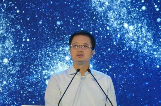 随后复星集团副董事长兼首席执行官梁信军