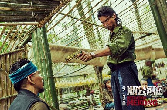 《湄公河行动》主创向公安干警表示敬意