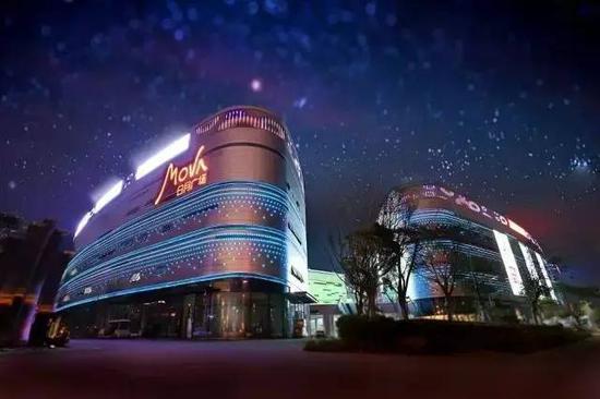 12月24日 日月广场   只要你来就有礼物,只要你来就有机会