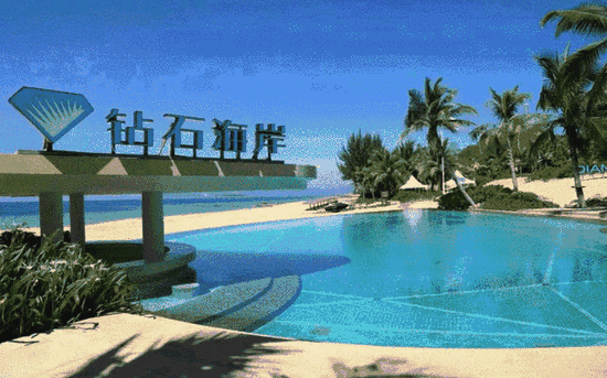 钻石海岸碧桂园珊瑚宫殿项目处于海棠湾和清水湾双湾交汇处,左右被