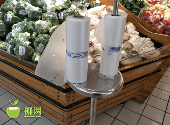 超市里的连卷保鲜袋