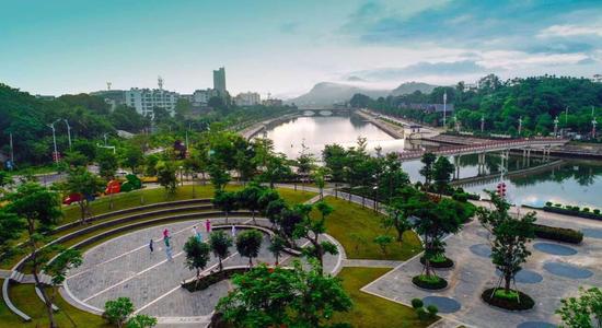会议要求,要持续深入学习十九大精神,不断增强建设美丽新白沙的能力和