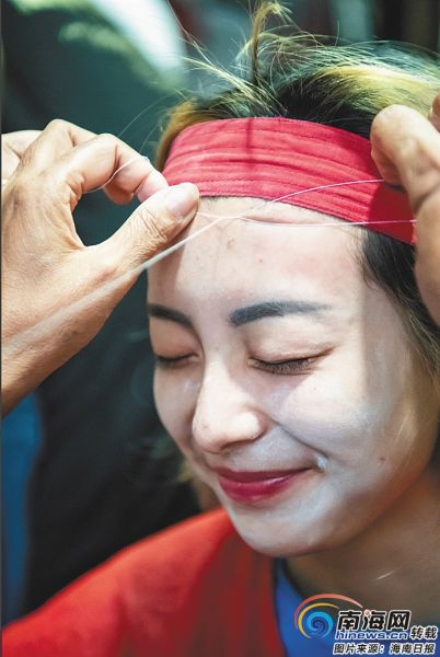 据《番俗六考》(清黄叔璥撰)等古籍记载,绞面是一种民间美容术,在中国