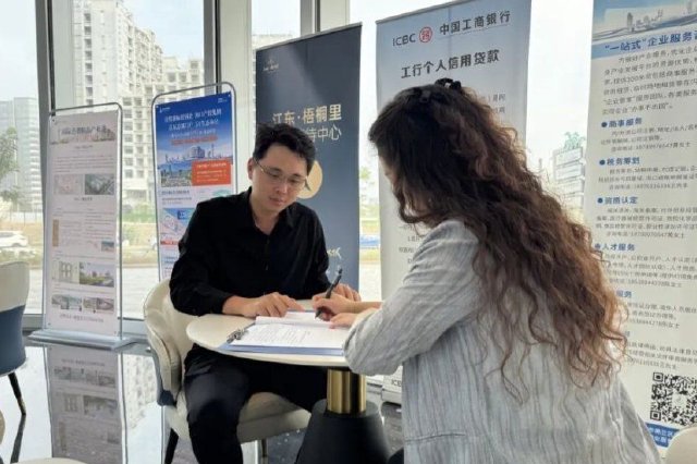 封关之年看海口江东，首单空港综保区手机保税维修业务落地