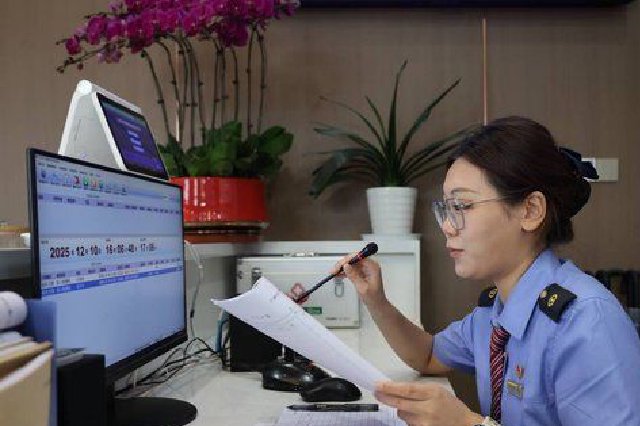 海南铁路“隐形守护者”：动车休息了，她们还在岗