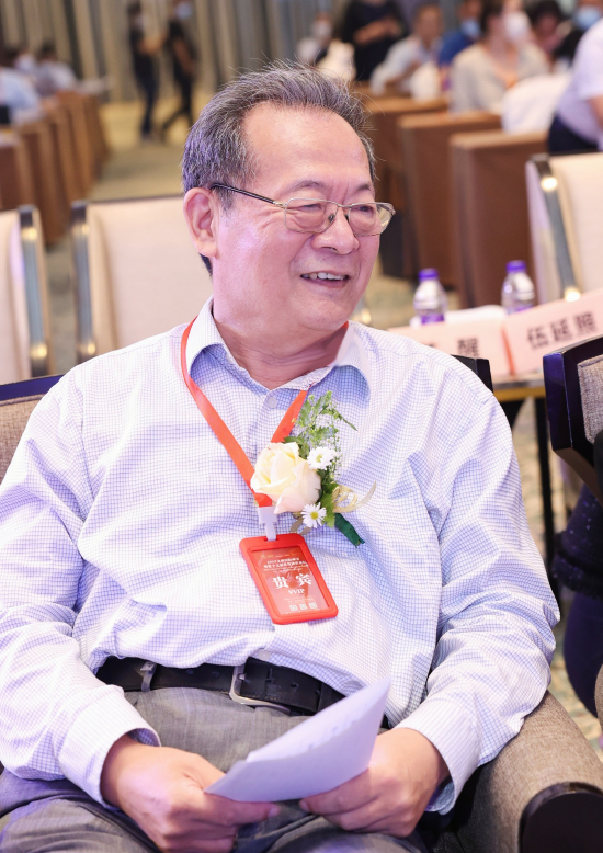 作者李公羽