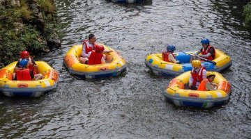 五指山雨林峡谷漂流升温