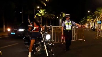 海口严查摩托车交通违法乱象