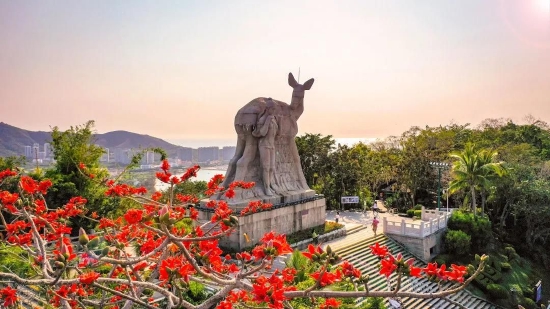 鹿回头风景区供图
