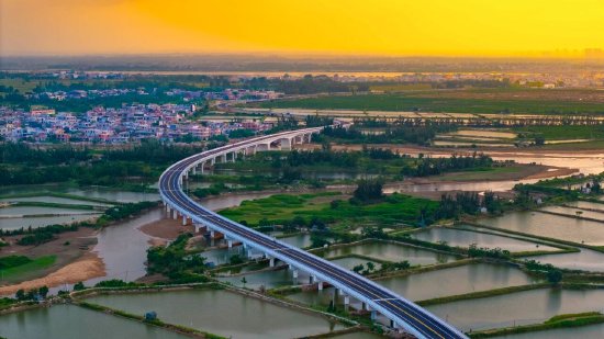 海南环岛旅游公路环新英湾支线。儋州融媒全媒体记者 羊文彪 摄