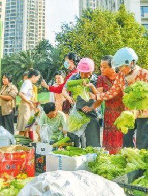 “消费助农·供销市集”走进社区