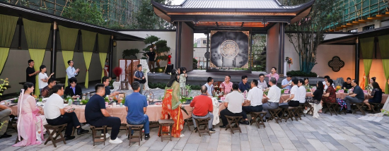 别具一格的雅集座谈会现场