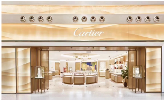 春节将至cdf海口美兰机场免税店人气爆棚