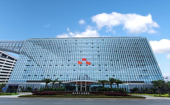 图为海口美兰机场酒店