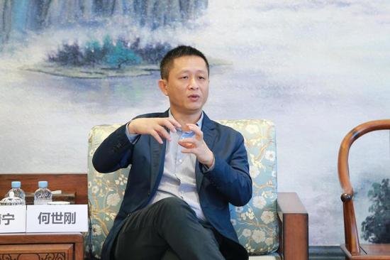 三亚市副市长何世刚出席(图)