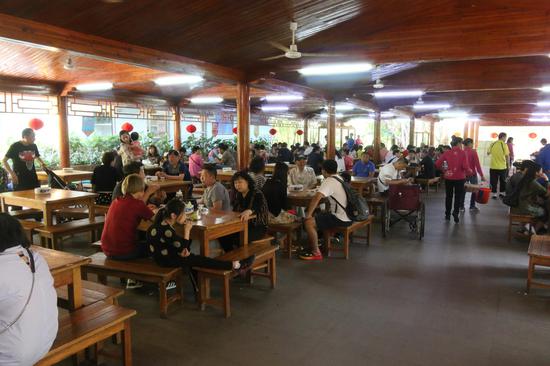 5万人次,揽金1.4亿元_新浪海南_新浪网