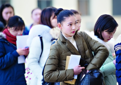 >> 文章内容 >> 声乐专业求职面试的自我介绍 声乐生的专业考试都有