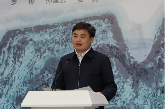 神农架林区党委书记冯伟致开幕辞并宣布开幕