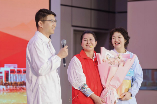 患者代表现场分享:从被温暖以待,到温暖他人