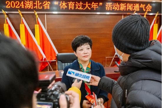 (会后付处长接受媒体采访)