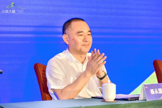 监利县委副书记杨从国