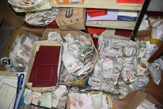 警方在冯某住处查获的涉案物品
