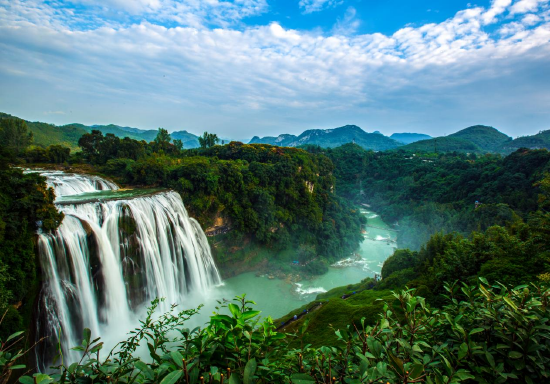 邂逅瀑乡镇宁贵州安顺镇宁自治县避暑旅居推介会走进武汉