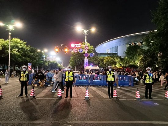 武汉警方启动高等级勤务 力保端午假期平安