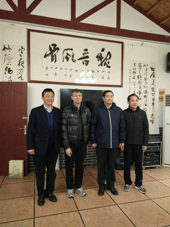 英韩驻汉总领事体验黄陂风俗民情 盛赞木兰美景