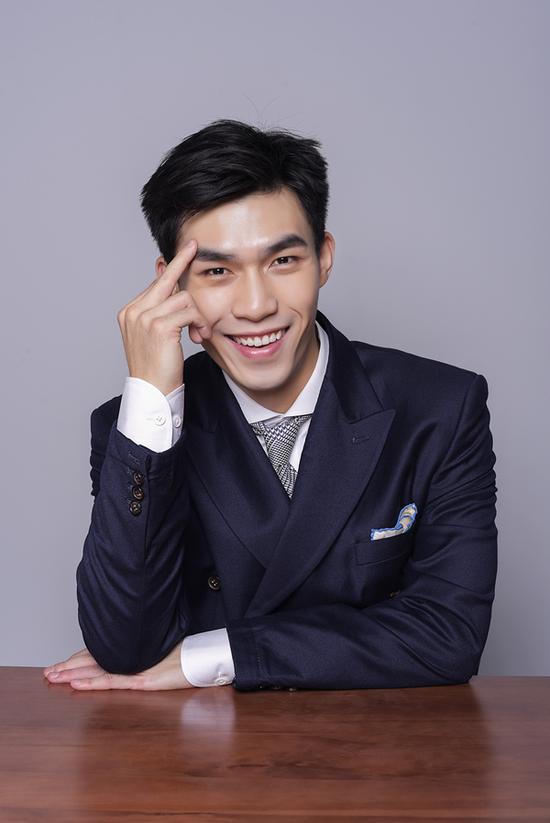 将父亲的书改成电影 武汉小鲜肉徐紫来《一个孩子的战争》