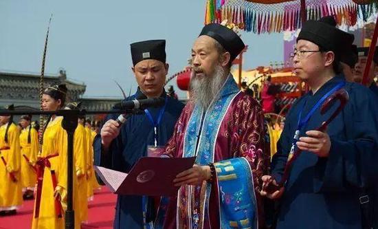 中国道教协会会长李光富:把中华传统文化撒播到全世界