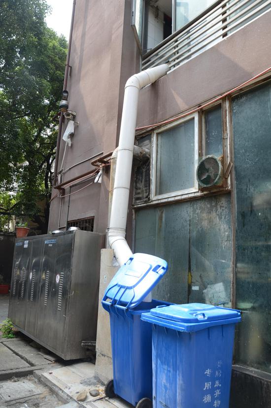 餐厨垃圾下不来汉阳城管协调商户搭起专属通道