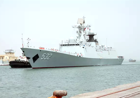 随着中国海军导弹驱逐舰长春舰,导弹护卫舰荆州舰,综合补给舰巢湖