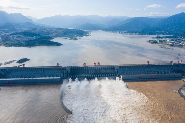 三峡水库拦蓄 长江3号洪水被削峰36.7%