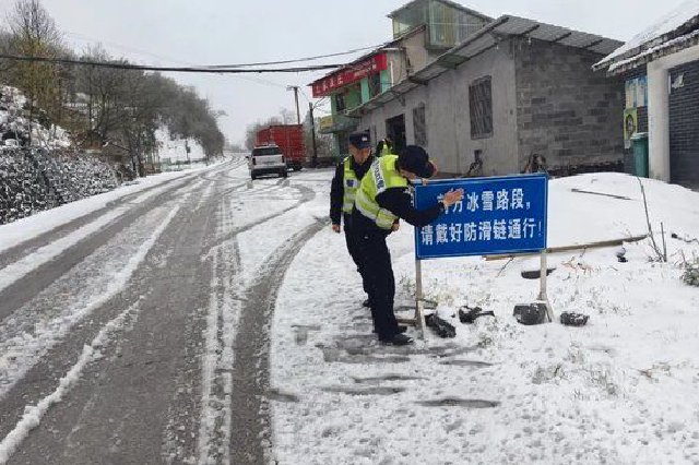 春雪紛飛！湖北公安全力保障群眾安全出行