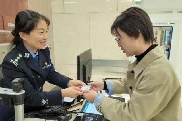 湖北首个往来港澳人才签注顺利办成