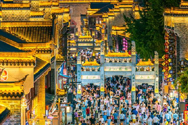 白天三国，夜晚盛唐！这座城市把“穿越”玩明白了