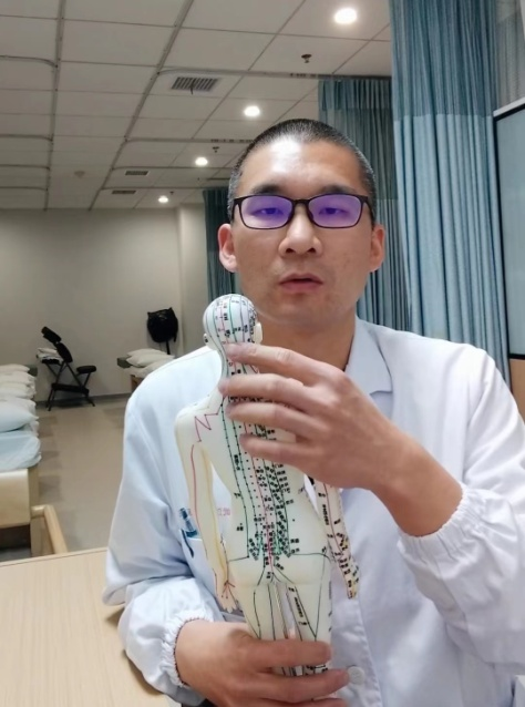 武汉市第一医院盘龙城院区针灸科副主任医师邹璟科普颈肩部常用穴位