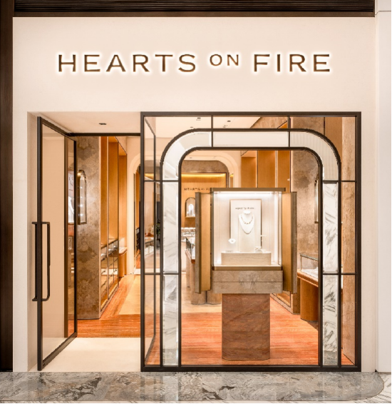 风格尽释，璀璨新程 HEARTS ON FIRE赫兹斐亚在武汉SKP开设首间中国内地专营店