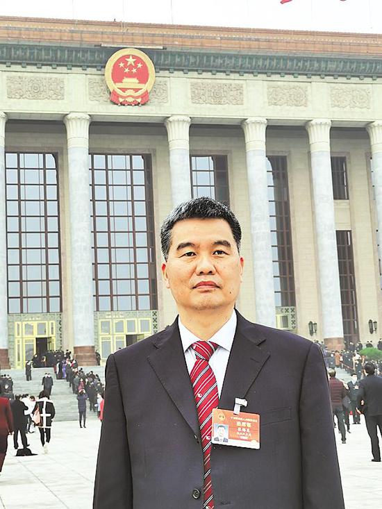 张锦岚代表(中国船舶集团公司首席技术专家,七一九研究所党委委员)