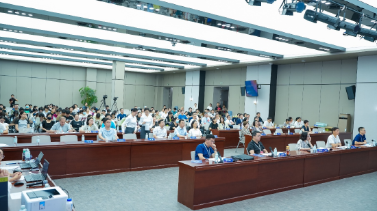 图说:武汉市首批核心医疗技术评审“先锋技术”组综合评审现场。