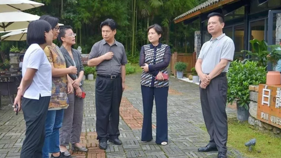 湖北省文旅厅党组书记厅长雷文洁一行到恩施州调研旅游安全工作