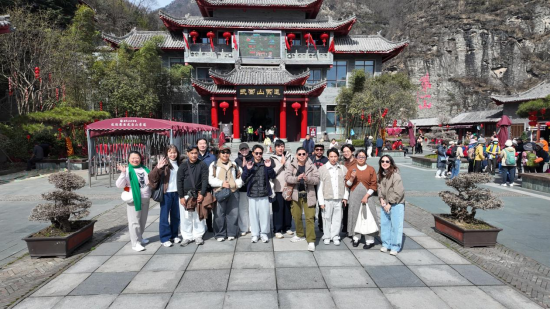 泰国旅游达人团向全球网友推介武当魅力 谭梦婕 摄